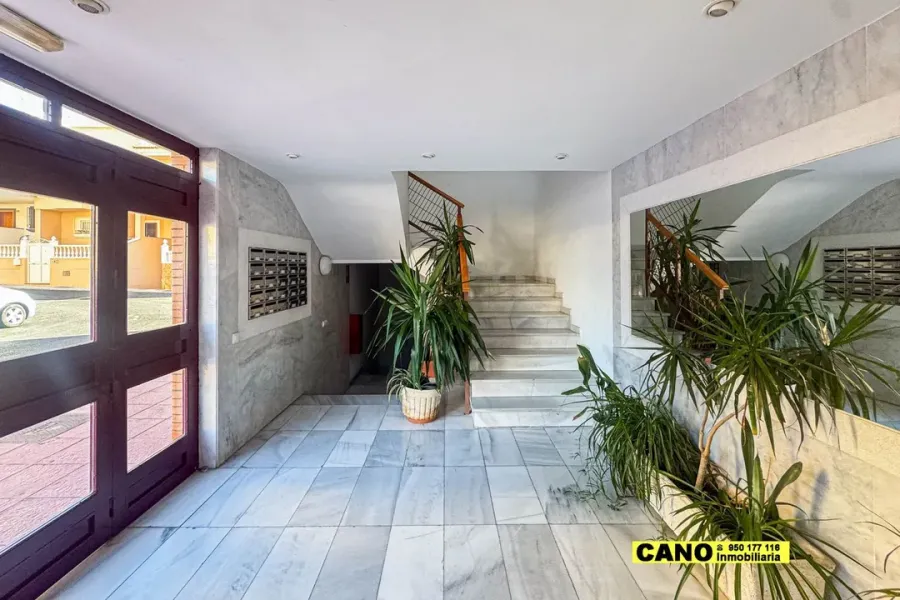 Spacious 3-Bedroom Apartment with Terrace in Central Aguadulce - Image 5