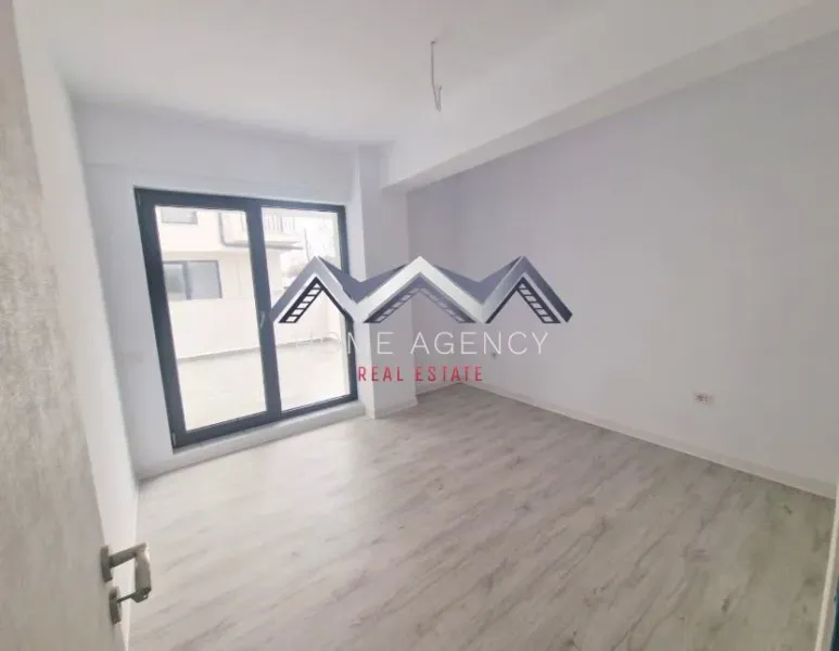 Spacious 3-Bedroom Apartment with Terrace in Central Otopeni - Image 1