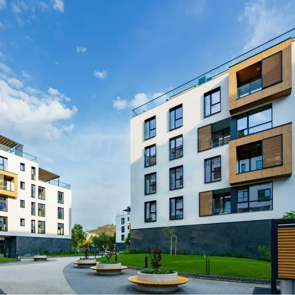 Spacious Plovdiv Apartment, Stunning Terrace & Views - Image 2