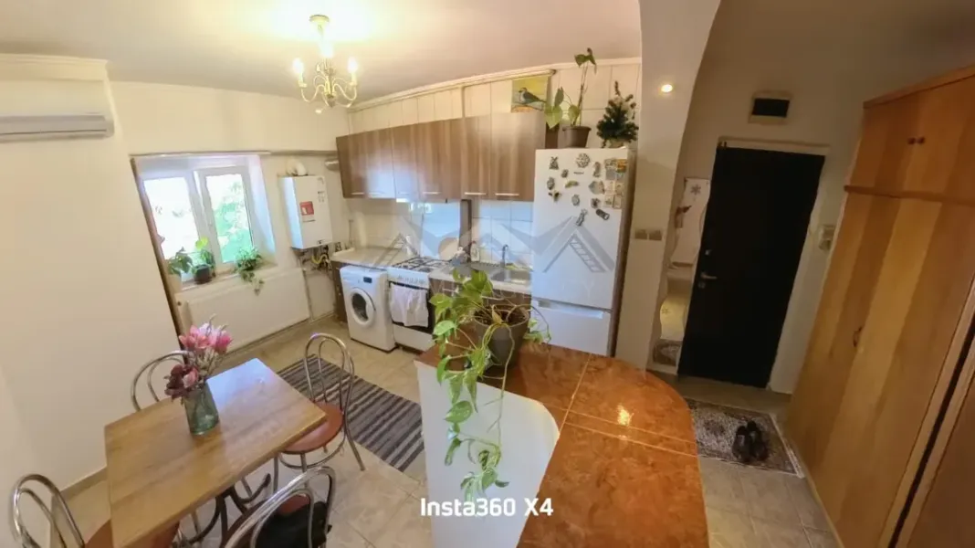 Spacious 2-Bedroom Apartment for Sale in Central Otopeni - Image 2