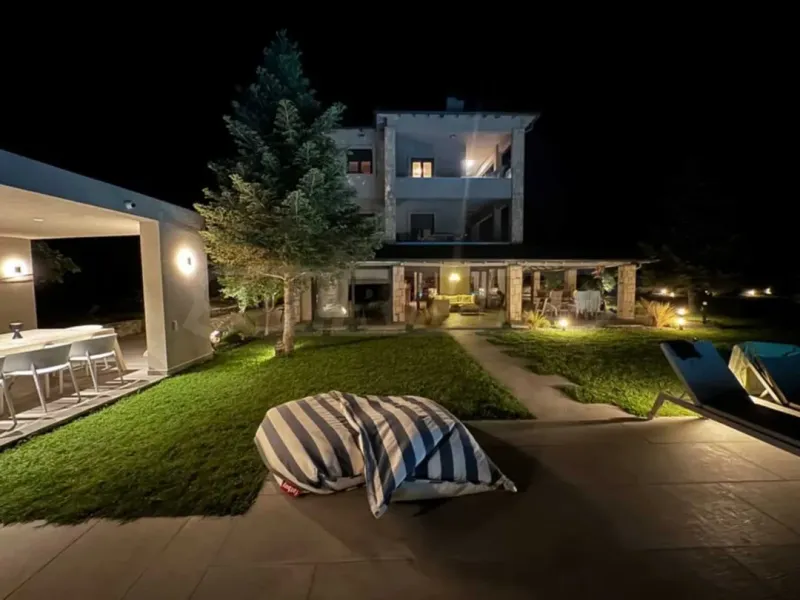 Spacious 6-Bedroom House with Pool in Beautiful Kallithea, Greece - Image 4