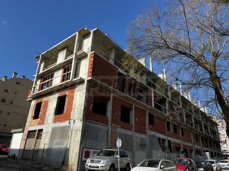 Spacious 3-Bedroom Apartment in Burgas City Center - Image 4