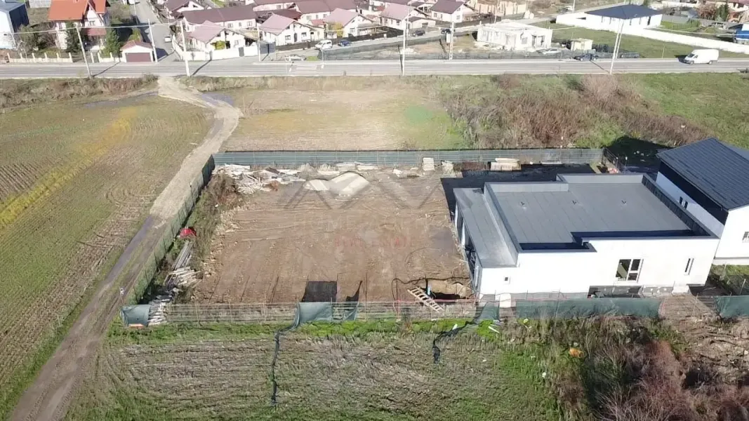 Spacious House with Large Land in Balotești – Privacy & Comfort - Image 5