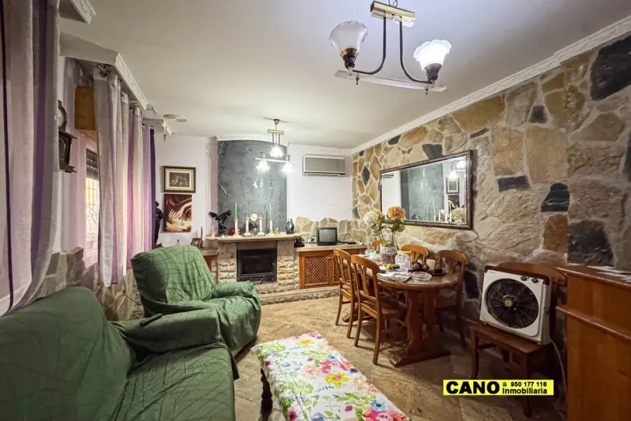 Spacious 4-Bedroom House in Almería City Center - €219,000 - Image 5