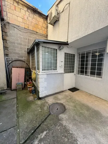 Spacious 2-Bedroom House in Palilula – Belgrade, Serbia for Sale - Image 1