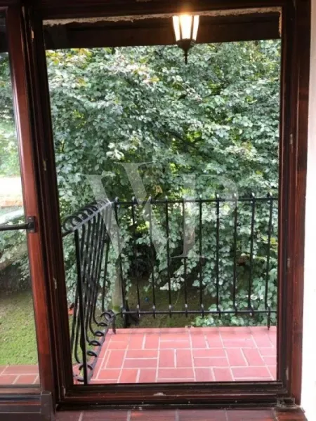 Spacious House with Pool and Terrace in Belgrade, 5 Bedrooms - Image 3