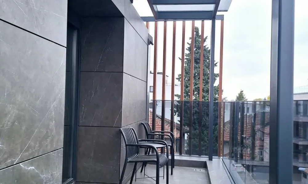 Spacious 3-Bedroom Apartment Near Crvena Zvezda with Modern Amenities - Image 1