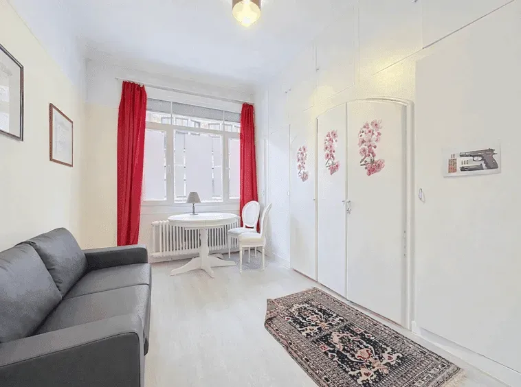 Spacious 2-Bedroom Apartment with Balcony in Brussels – Perfect Location - Image 4