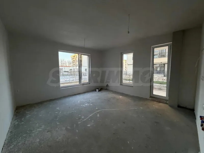 Spacious 3-Bedroom Apartment with Private Garden in Plovdiv - Image 4