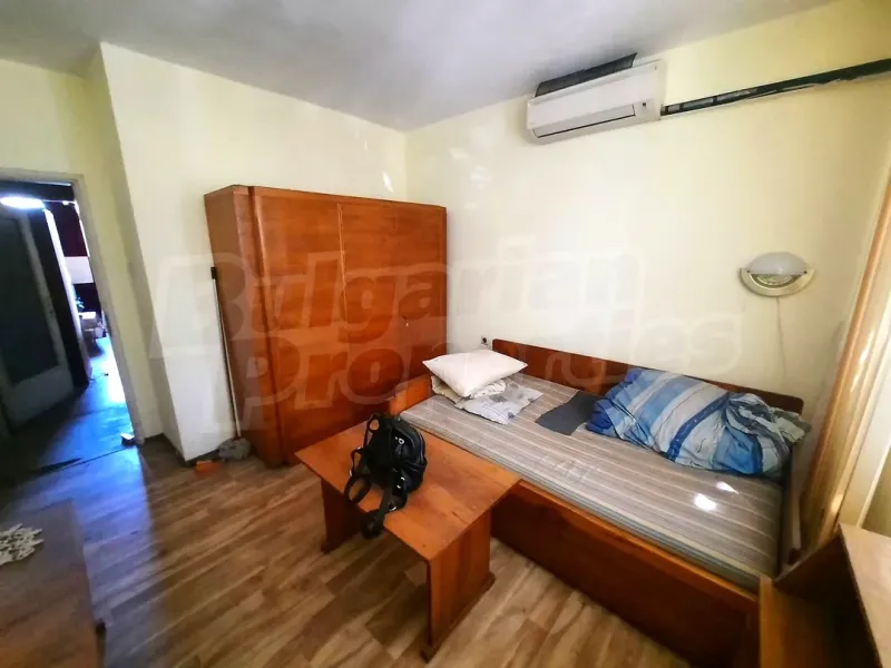 Spacious 2-Bedroom Apartment in Burgas - Izgrev, Renovate to Your Taste - Image 4