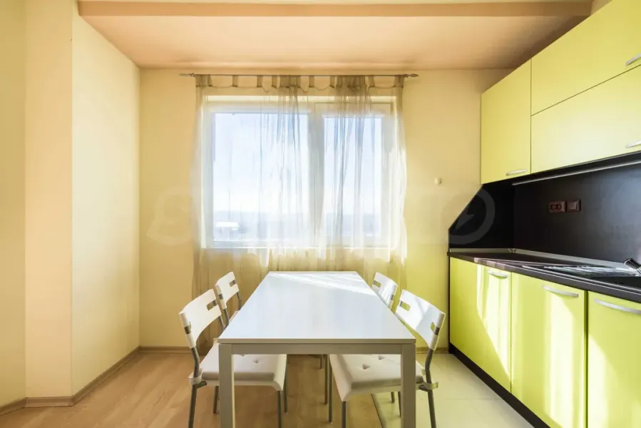 Spacious, Fully Furnished Apartment with Lake View in Varna - Image 4