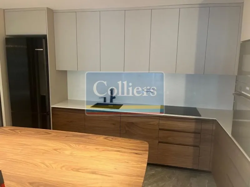 Spacious 4-Bedroom Apartment with Garage in Belgrade's Prime Location - Image 3