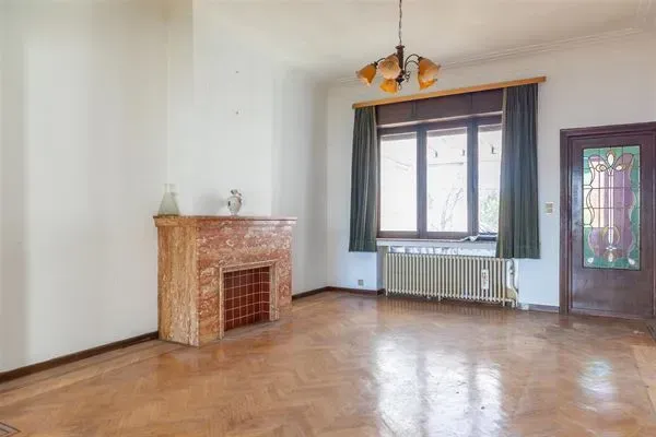 Spacious Royal Uccle Home: Renovation Opportunity with High Potential - Image 3