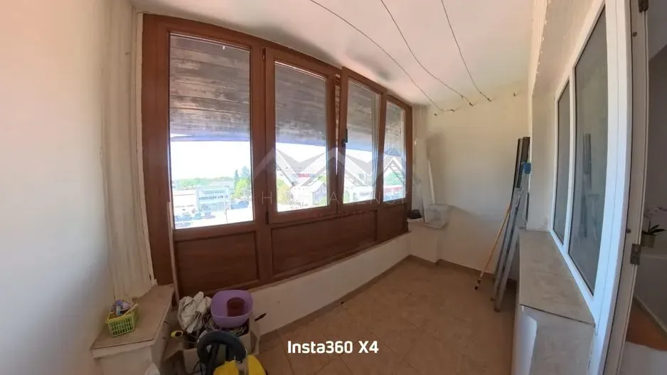 Spacious 2-Bedroom Apartment for Sale in Central Otopeni - Image 1