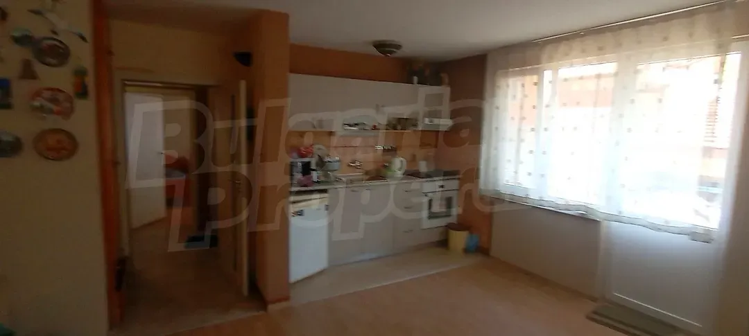 Spacious, Fully Furnished One-Bedroom Apartment in Plovdiv's Marasha - Image 1