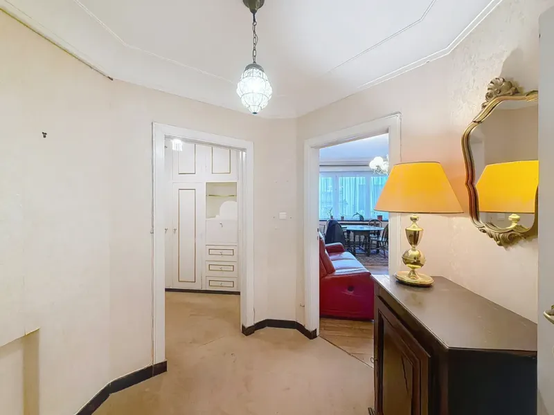 Art Deco Apartment with Heritage Charm – 126m² – Ixelles - Image 3
