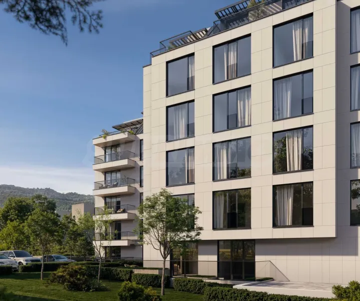 Modern 3-Bedroom Apartment in Sofia City - Image 4