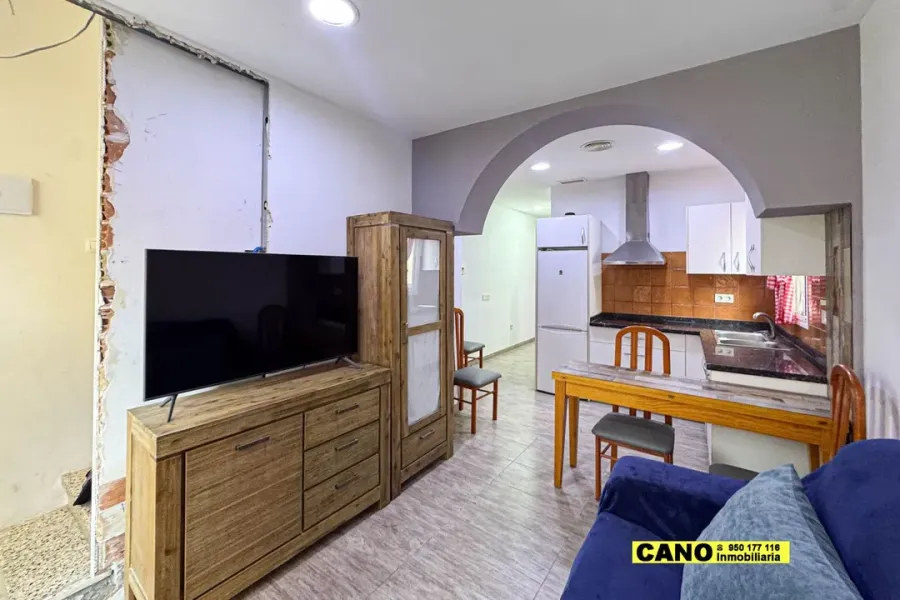 Spacious Duplex Apartment with Terrace in Almería, Spain - Image 1