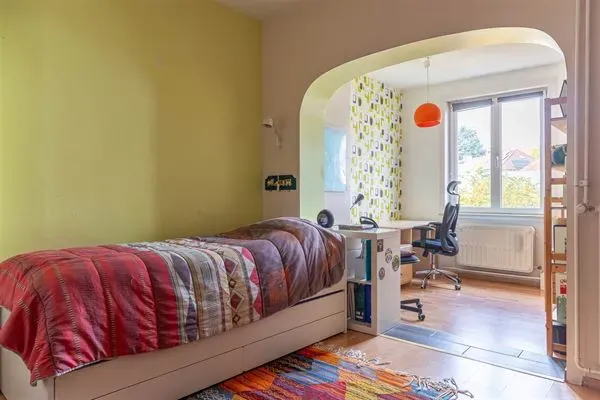 Charming 3-Bed Semi-Detached House with Garden in Anderlecht - Image 4