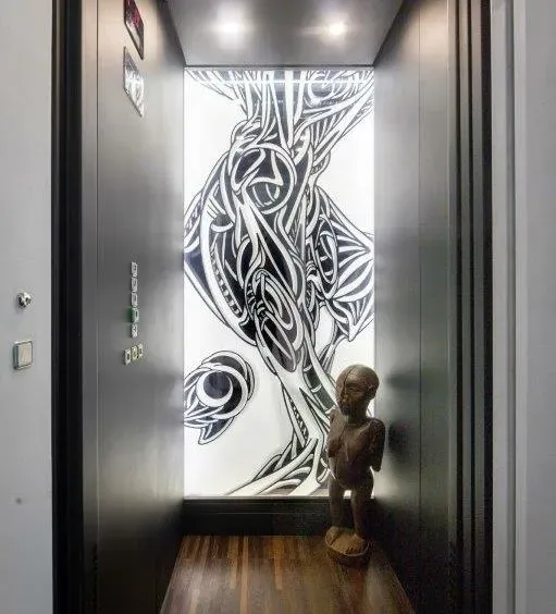 Luxurious Six-Bedroom Mansion with Pool & Elevator in Brussels - Image 2