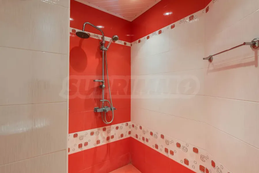 Spacious, Fully Furnished Apartment with Lake View in Varna - Image 1