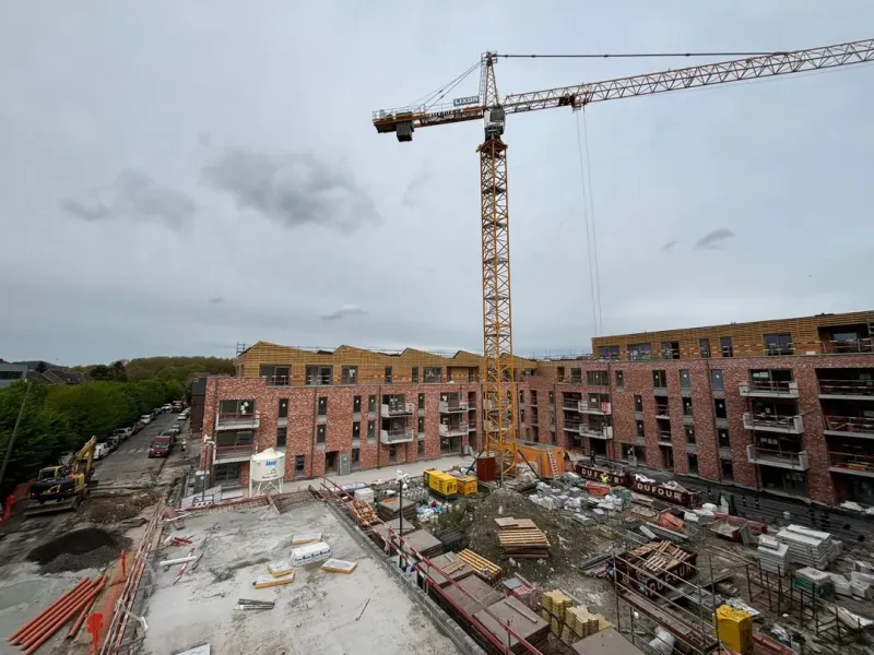Spacious 2-Bedroom Apartment with Terrace in Mons, Belgium - Image 3