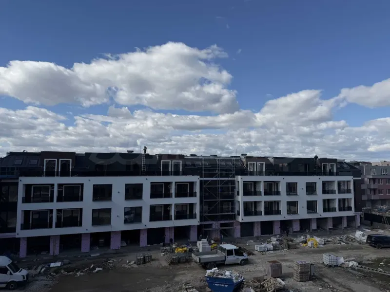 Spacious 3-Bedroom Apartment in New Plovdiv Complex - Image 1