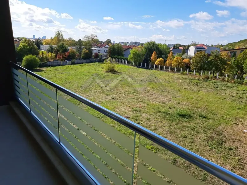 Spacious 2-Bedroom Apartment Near Băneasa Forest - Fully Furnished - Image 2