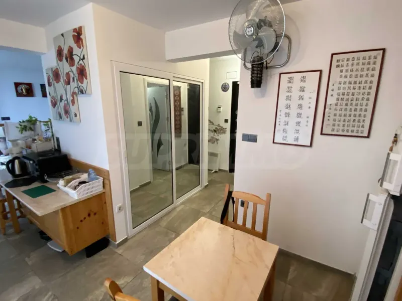 Fully Furnished Apartment with Danube River Views - Image 1