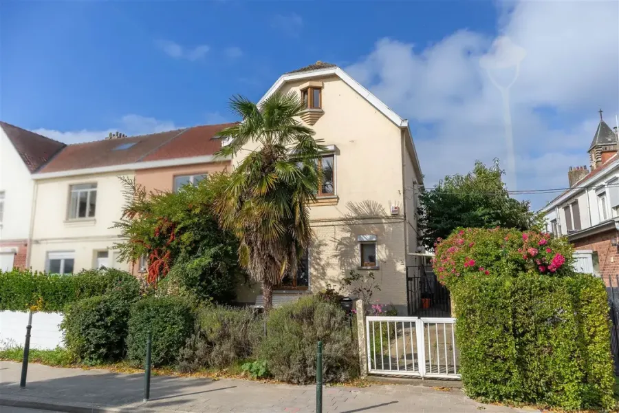Charming 3-Bed Semi-Detached House with Garden in Anderlecht - Image 5