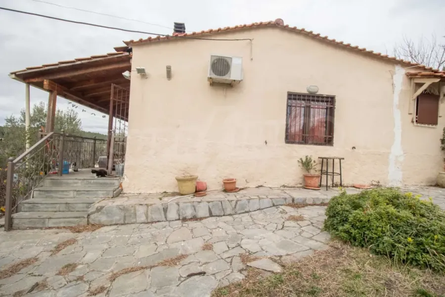 Charming House in Kallithea, Greece - Perfect for Family Living - Image 2