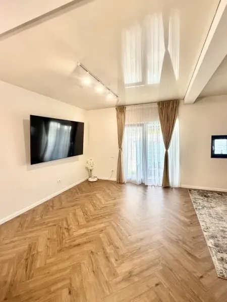 Spacious New 4-Bedroom Duplex House in Pantelimon, Romania - Image 3