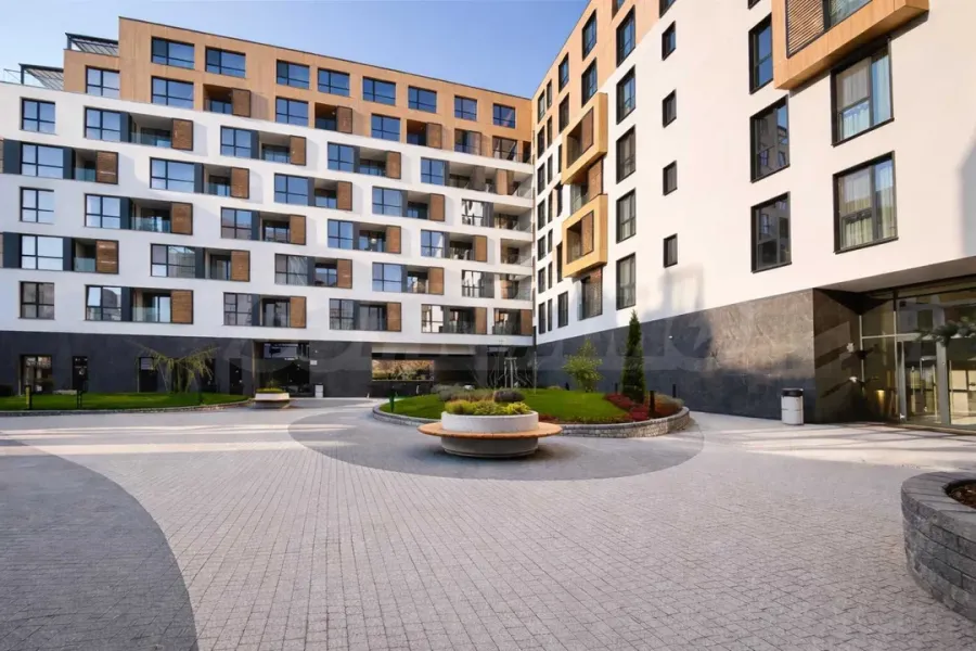 Spacious, Fully Furnished Apartment in Plovdiv's Best Complex - Image 5