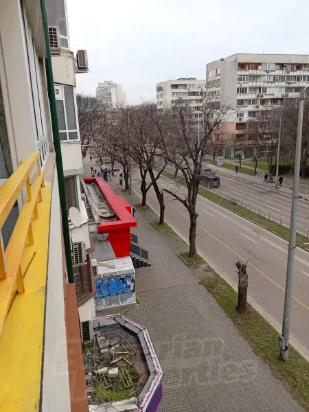 Spacious, Fully Furnished Apartment Near Medical University in Varna - Image 5