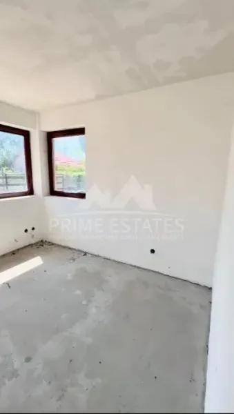 Spacious 4-Bedroom Villa with Land in Austrian Village, Crevedia - Image 5