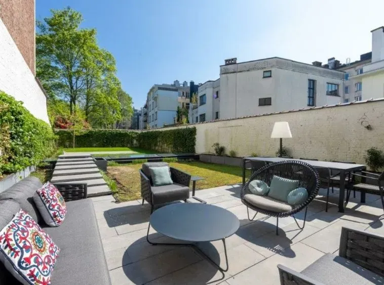 Luxurious Six-Bedroom Mansion with Pool & Elevator in Brussels - Image 5