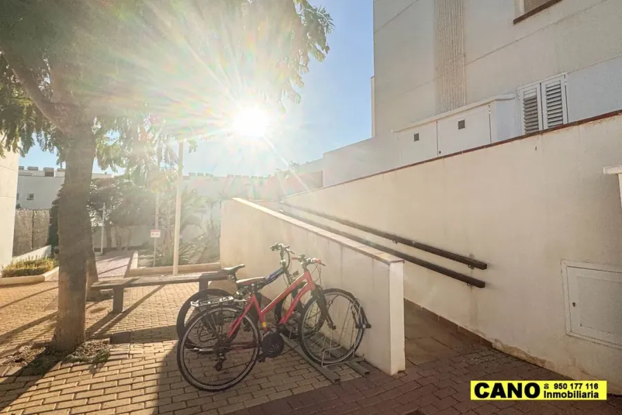 Spacious 3-Bedroom Apartment with Terrace in Almería's El Toyo - Image 5