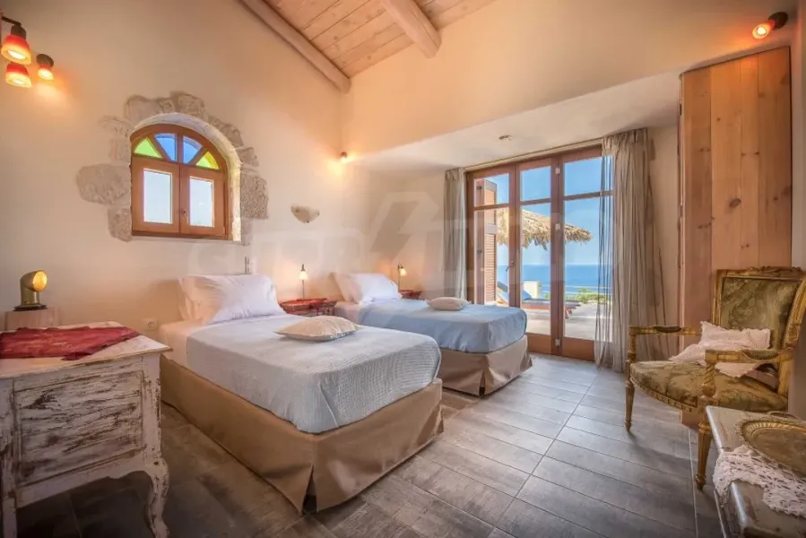 Luxury Zakynthos Estate: 6 Villas, Beachfront Paradise - Image 3