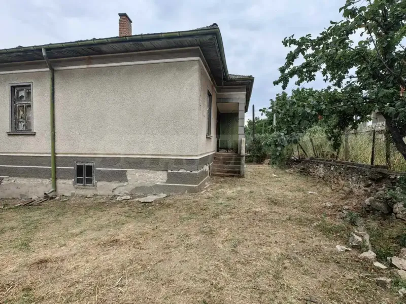 Spacious House by the Danube River in Novo Selo - Image 4
