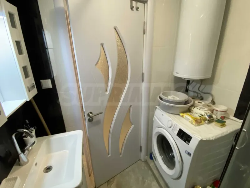 Fully Furnished Apartment with Danube River Views - Image 4