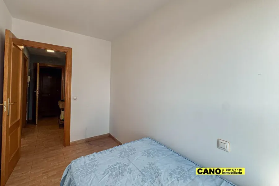 Spacious 3-Bedroom Apartment with Sea & Mountain Views in Vícar - Image 3