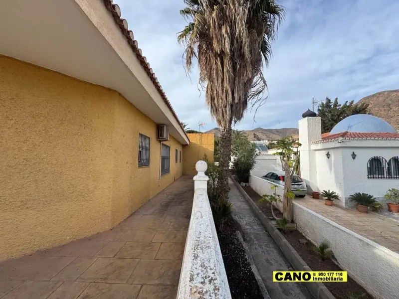 Spacious Chalet with Pool in Prime Aguadulce Location - Image 1
