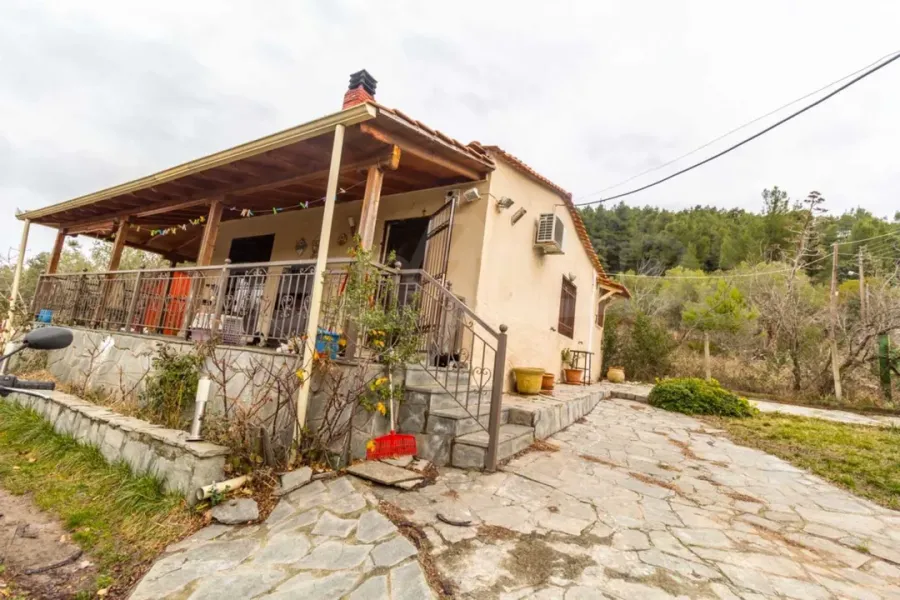 Charming House in Kallithea, Greece - Perfect for Family Living - Image 3