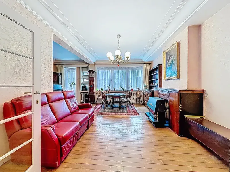Art Deco Apartment with Heritage Charm – 126m² – Ixelles - Image 4