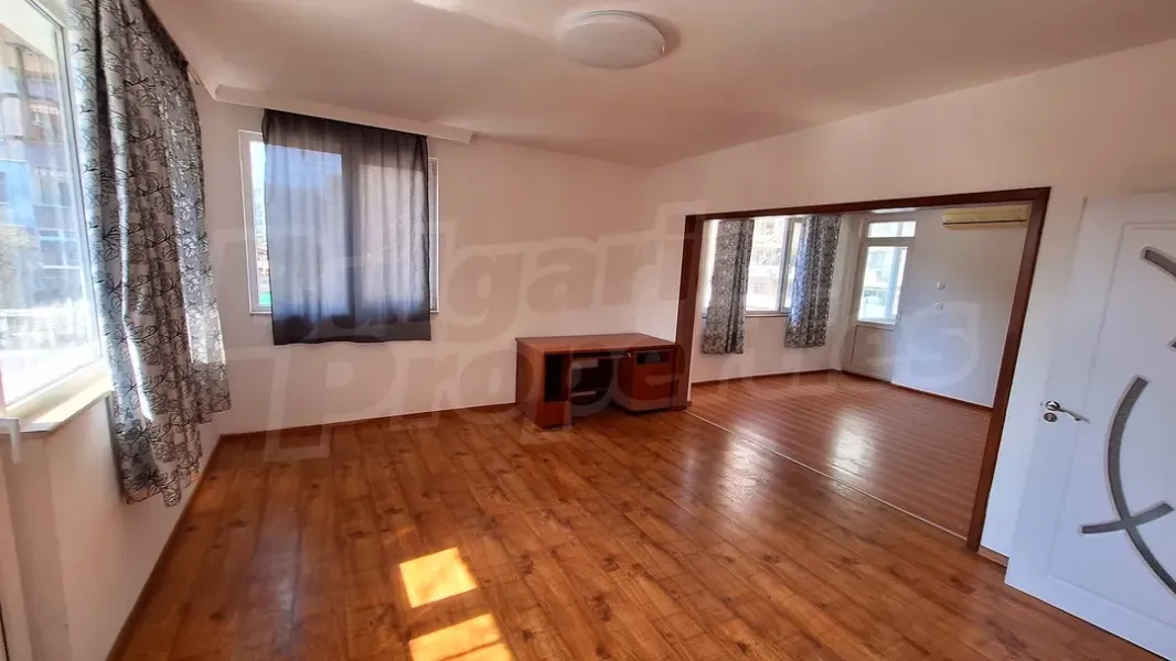Spacious 2-Bedroom Apartment in Kyuchuk Parizh, Plovdiv - €245,000 - Image 1