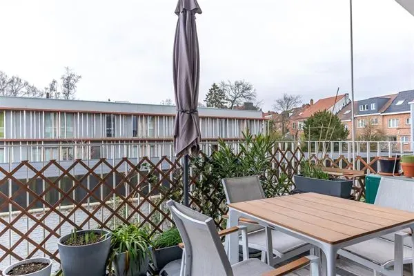 Spacious 3-Bedroom Apartment with Garage in Attractive Ukkel Location - Image 2