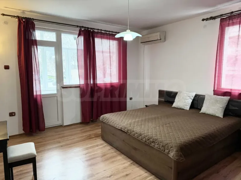 Spacious 3-Bedroom Apartment in Plovdiv, Bulgaria - Image 1