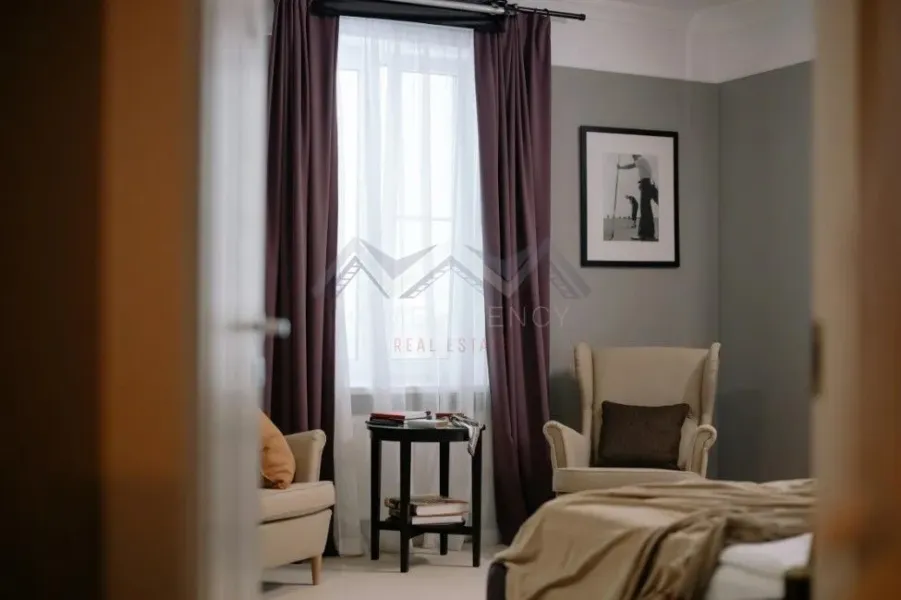 Spacious 3-Bedroom Apartment in Bucharest's Historic Evreiesc District - Image 3