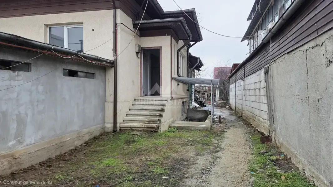 Spacious 2-Bedroom House Near Colentina Train Station, Bucharest, Romania - Image 3