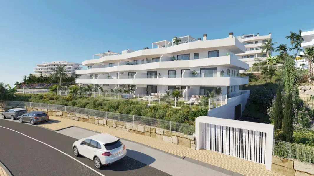 Luxury 3BR Apartment - Costa del Sol Gem - Image 2